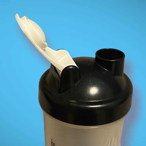 GNC Pro Performance Smoothie Blender Bottle Shake Breakfast Fitness Healthy - Picture 2 of 4